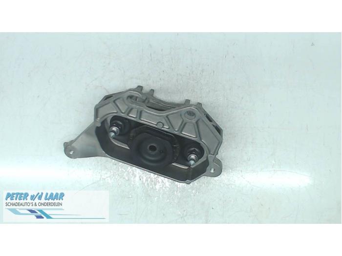 Engine mount from a Renault Clio V (RJAB) 1.3 TCe 130 16V 2019