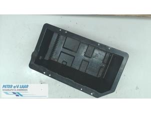 Usados Caja de batería Mercedes Sprinter Precio de solicitud ofrecido por Autodemontage van de Laar