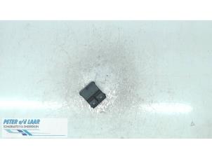 Gebrauchte Elektrisches Fenster Schalter Opel Adam Preis auf Anfrage angeboten von Autodemontage van de Laar