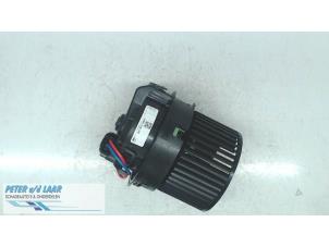 Usados Motor de ventilador de calefactor Dacia Duster (SR) 1.5 Blue dCi 115 Precio de solicitud ofrecido por Autodemontage van de Laar