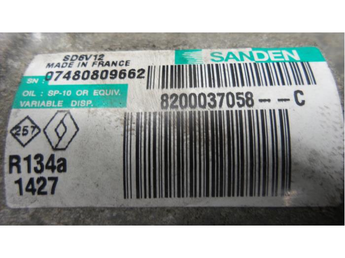 Pompe clim d'un Renault Twingo (C06) 1.2 16V 2007