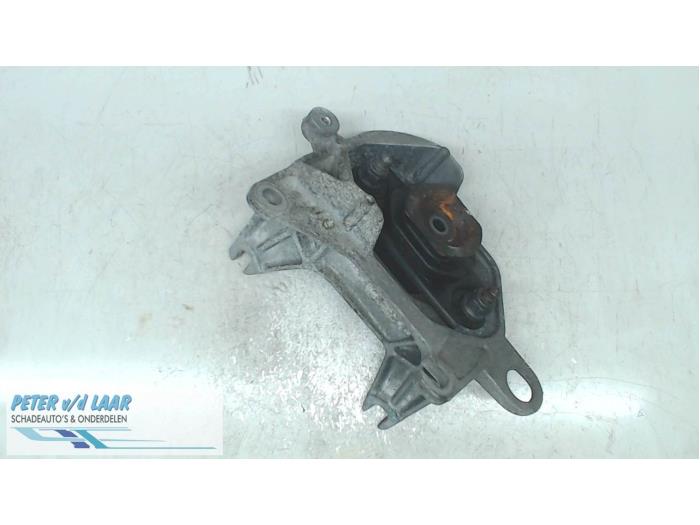 Used Engine mount Renault Kadjar (RFEH) 1.3 TCE 160 FAP 16V Price € 25,00 Margin scheme offered by Autodemontage van de Laar