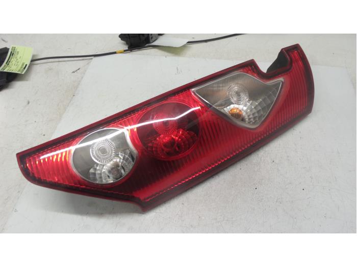 Taillight, right from a Renault Kangoo Express (FW) 1.5 dCi 70 2011