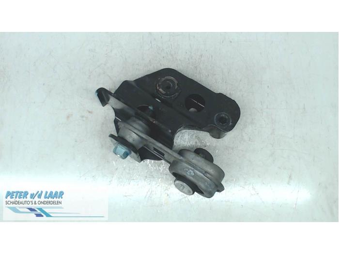 Used Engine mount Renault Kadjar (RFEH) 1.3 TCE 160 FAP 16V Price € 30,00 Margin scheme offered by Autodemontage van de Laar