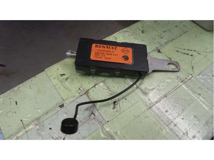 Używane Antena Renault Laguna Coupé (DT) 2.0 dCi 16V 150 Cena € 30,00 Procedura marży oferowane przez Autodemontage van de Laar