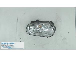 Used Headlight, left Volkswagen Golf IV (1J1) 1.6 Price € 35,00 Margin scheme offered by Autodemontage van de Laar