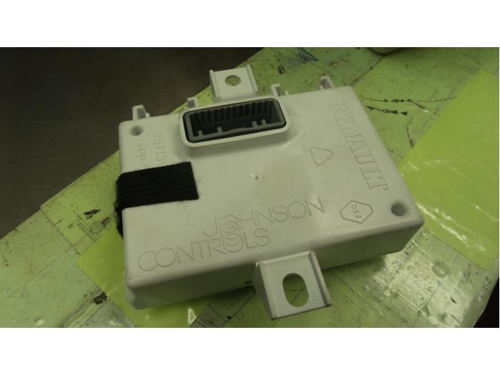 Usagé Module navigation Dacia Duster (SR) 1.6 16V Prix € 48,40 Prix TTC proposé par Autodemontage van de Laar