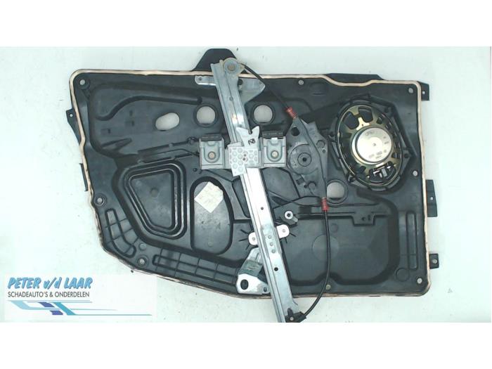 Window mechanism 4-door, front right from a Ford Fusion 1.4 16V 2005