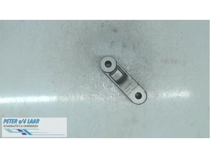 Used Engine mount Dacia Duster (SR) 1.6 16V Price on request offered by Autodemontage van de Laar