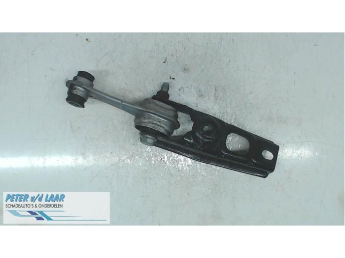 Used Engine mount Dacia Duster (SR) 1.6 16V Price on request offered by Autodemontage van de Laar