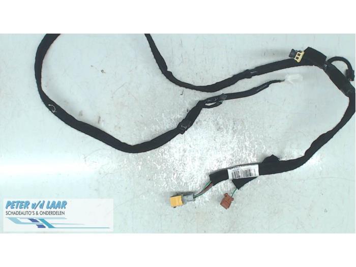 Używane Kabel (rózne) Dacia Duster (SR) 1.6 16V Cena na żądanie oferowane przez Autodemontage van de Laar