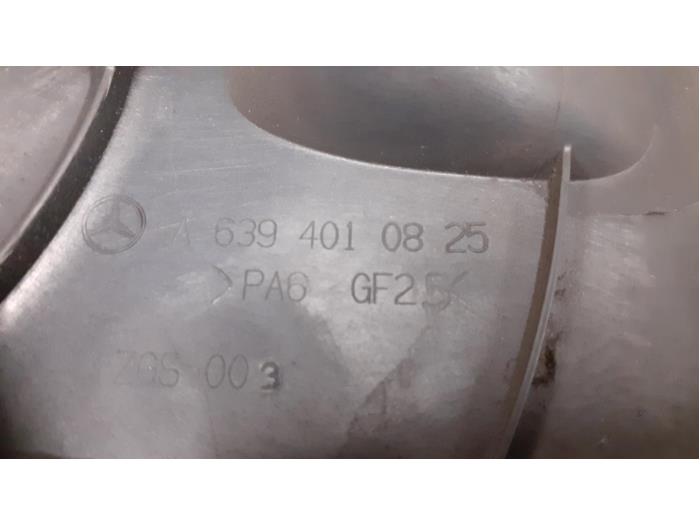 Wheel cover (spare) from a Mercedes-Benz Vito (639.7) 2.2 115 CDI 16V 2004