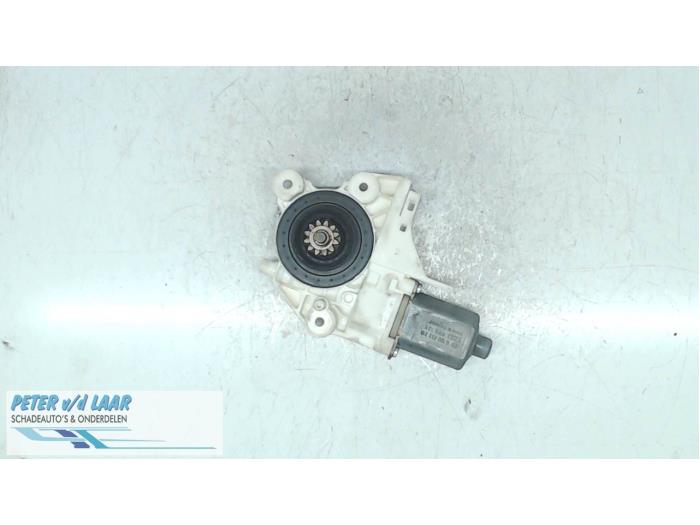 Usados Motor de ventanilla de puerta Ford Focus 2 1.6 16V Precio € 30,00 Norma de margen ofrecido por Autodemontage van de Laar
