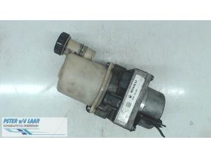 Used Power steering pump Dacia Logan MCV (KS) 1.5 dCi Price on request offered by Autodemontage van de Laar