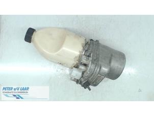Used Power steering pump Opel Vectra C Caravan 1.9 CDTI 100 Price on request offered by Autodemontage van de Laar