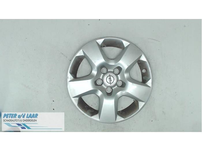 Wheel cover (spare) from a Opel Vectra C Caravan 2.2 DIG 16V 2005