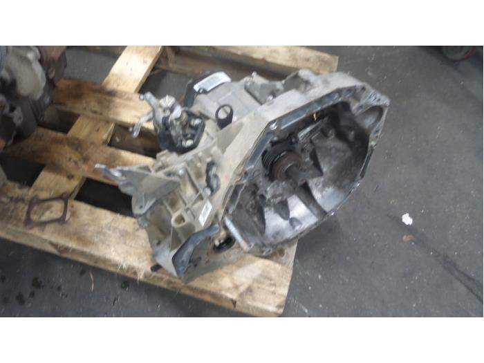 Gearbox from a Renault Kangoo Express (FW) 1.5 dCi 70 2012