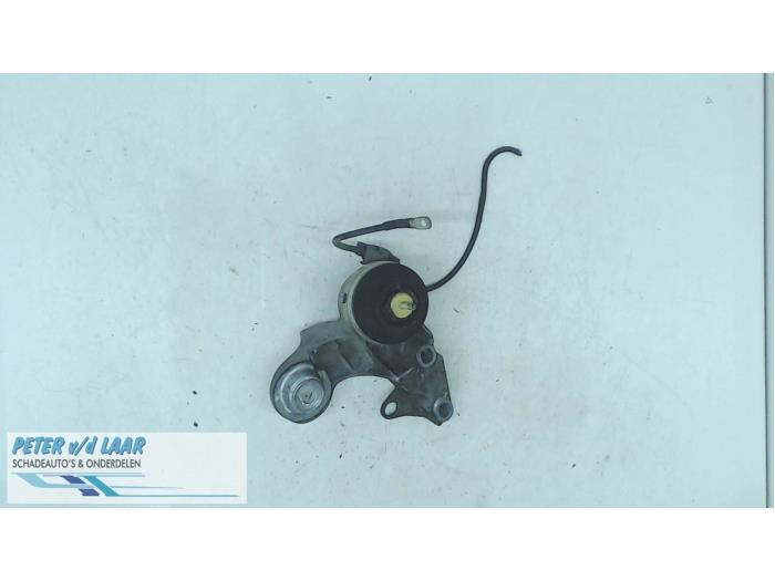 Usagé Support moteur Volkswagen Passat Variant (3B6) 2.3 V5 20V Prix sur demande proposé par Autodemontage van de Laar