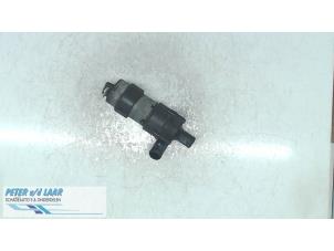 Usagé Pompe à eau Mercedes C Combi (S203) 2.2 C-220 CDI 16V Prix sur demande proposé par Autodemontage van de Laar