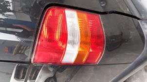 Gebrauchte Rücklicht links Volkswagen Transporter T5 2.5 TDi Preis € 35,00 Margenregelung angeboten von Autodemontage van de Laar