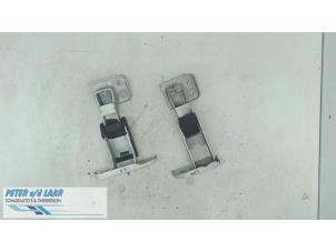 Usados Bisagra puerta izquierda detrás Fiat Scudo Precio de solicitud ofrecido por Autodemontage van de Laar
