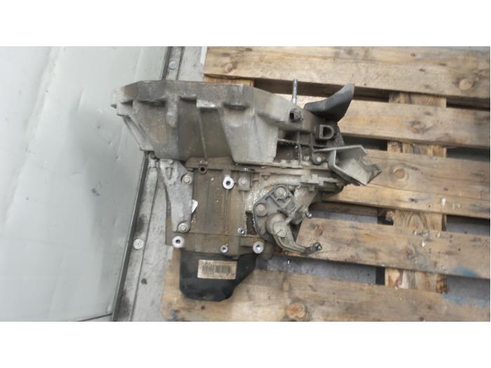 Gearbox from a Renault Kangoo Express (FW) 1.5 dCi 70 2010
