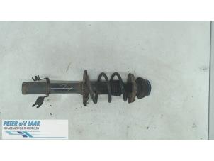Used Front shock absorber rod, right Dacia Sandero II 1.2 16V Price € 100,00 Margin scheme offered by Autodemontage van de Laar