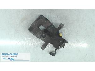 Used Rear brake calliper, left Renault Clio III Estate/Grandtour (KR) 1.5 dCi FAP Price on request offered by Autodemontage van de Laar