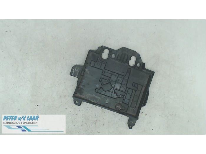 Begagnade Batterilåda Renault Clio III Estate/Grandtour (KR) 1.5 dCi FAP Pris € 20,00 Marginaltabell erbjuds av Autodemontage van de Laar