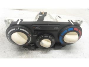 Usados Panel de control de calefacción Nissan Micra (K12) 1.2 16V Precio € 50,00 Norma de margen ofrecido por Autodemontage van de Laar