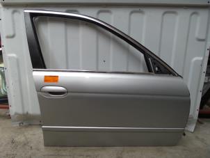 Gebrauchte Tür 4-türig rechts vorne BMW 5-Serie Preis € 200,00 Margenregelung angeboten von Autodemontage van de Laar