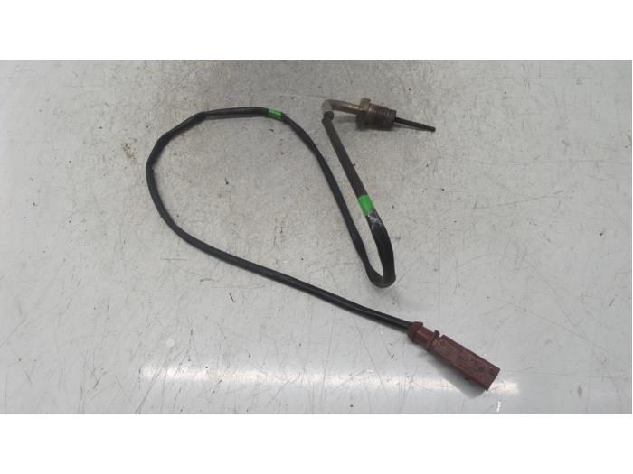 Usagé Sensor température d’échappement Volkswagen Passat Variant (365) 2.0 TDI 16V 135 Prix sur demande proposé par Autodemontage van de Laar