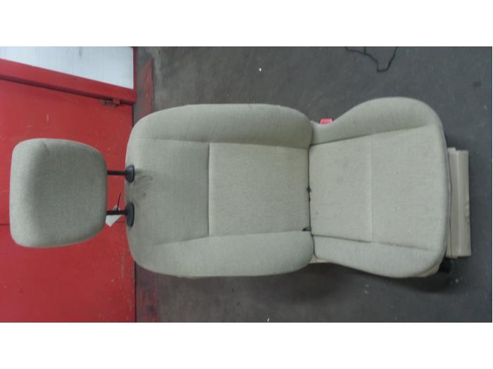 Używane Fotel prawy Renault Modus/Grand Modus (JP) 1.5 dCi 80 Cena € 125,00 Procedura marży oferowane przez Autodemontage van de Laar