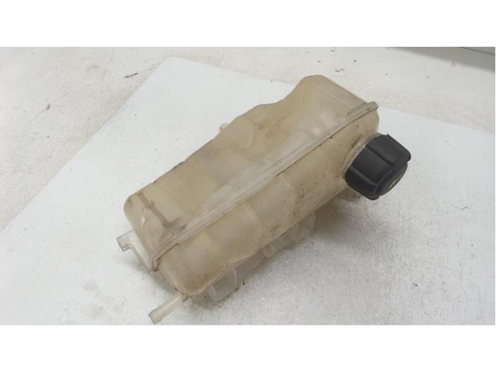 Expansion vessel from a Renault Kangoo Express (FW) 1.5 dCi 70 2011
