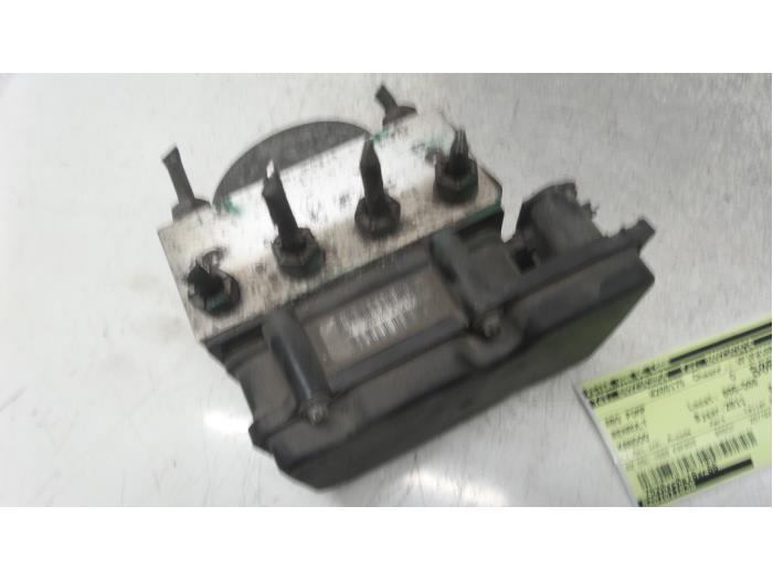 ABS pump from a Renault Kangoo Express (FW) 1.5 dCi 70 2011