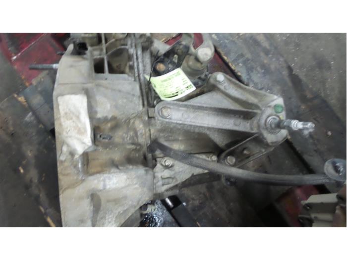 Gearbox from a Renault Kangoo Express (FW)  2009