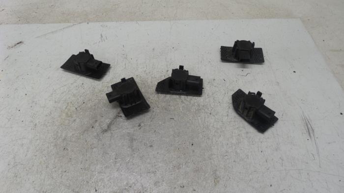 Usados Sensor PDC Volkswagen Golf VII (AUA) 1.5 TSI Evo BMT 16V Precio € 30,00 Norma de margen ofrecido por Autodemontage van de Laar