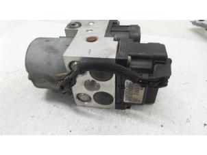 ABS-pump från en Renault Scénic I (JA) 1.6 16V 2002
