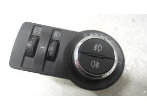 Usados Interruptor de luz Opel Insignia 1.8 16V Ecotec Precio de solicitud ofrecido por Autodemontage van de Laar