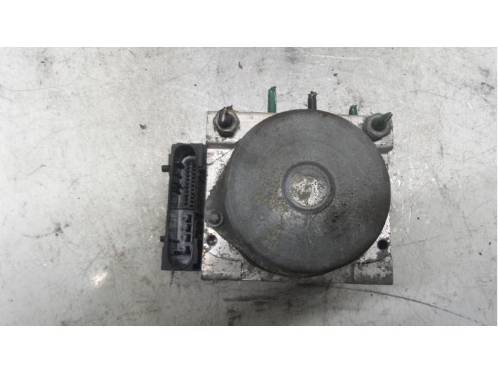 Begagnade ABS-pump Renault Scénic II (JM) 1.5 dCi 105 Pris € 120,00 Marginaltabell erbjuds av Autodemontage van de Laar