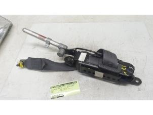 Used Front seatbelt, right Volvo S40 (VS) 1.6 16V Price on request offered by Autodemontage van de Laar