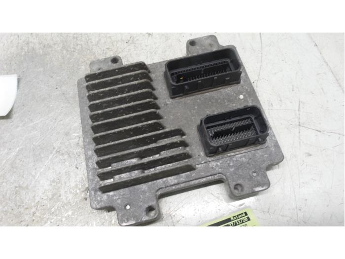 Used Engine management computer Opel Corsa E Price € 250,00 Margin scheme offered by Autodemontage van de Laar