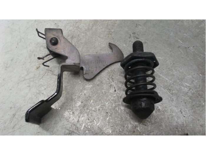 lock mechanism Opel Corsa 39027173