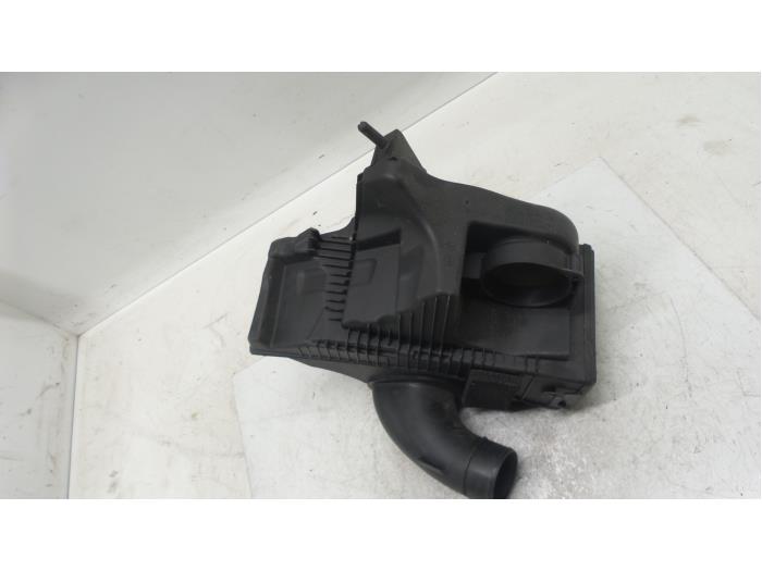 Begagnade Luftfilterhus Renault Clio III (BR/CR) 1.5 dCi 75 FAP Pris € 50,00 Marginaltabell erbjuds av Autodemontage van de Laar