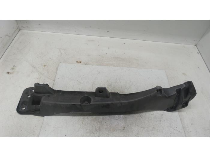 Body panel (miscellaneous) from a Renault Clio III (BR/CR) 1.5 dCi 75 FAP 2013