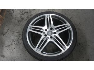 Gebrauchte Felge + Reifen Porsche Cayenne Preis € 200,00 Margenregelung angeboten von Autodemontage van de Laar