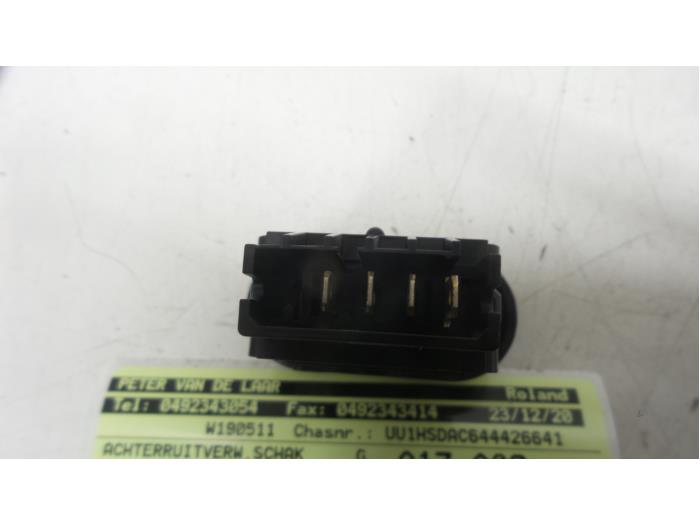 Rear window heating switch from a Dacia Duster (HS) 1.5 dCi 2011