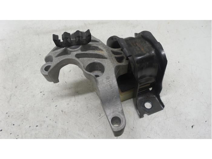 Used Engine mount Renault Captur I (2R) Price on request offered by Autodemontage van de Laar