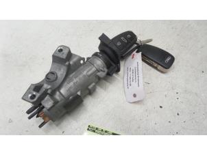 Used Ignition lock + key Audi A4 (B7) 2.0 20V Price on request offered by Autodemontage van de Laar