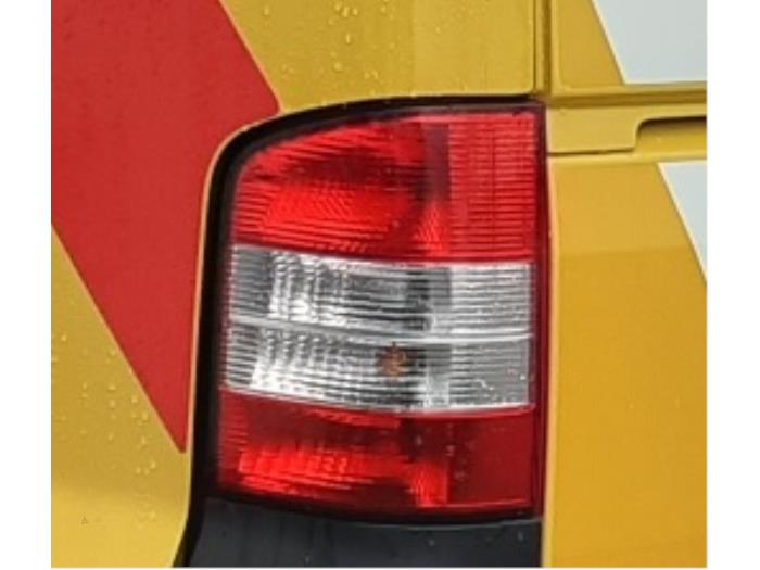 Rücklicht rechts van een Volkswagen Transporter T5 2.0 TDI BlueMotion 2015